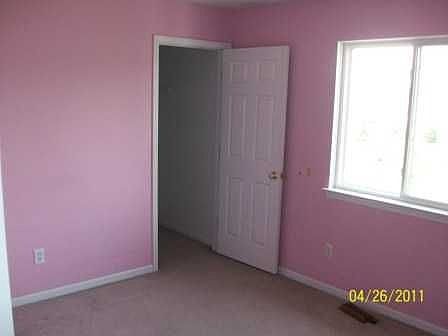 3rd image of 20887 Greenbriar Cir