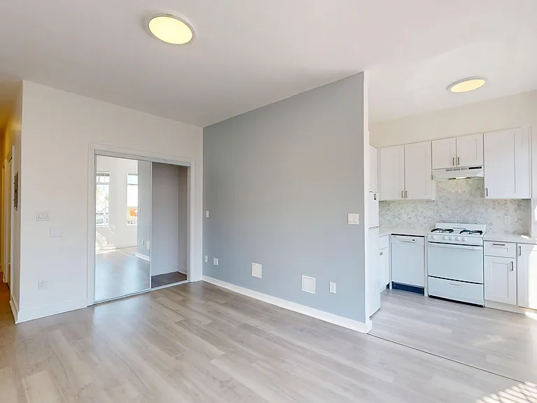 808 Eddy St #203 — Photo 7