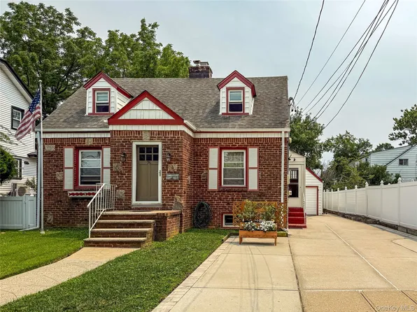 76 Davison Avenue, Lynbrook, NY 11563