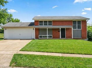 5439 Ville Rosa Ln, Hazelwood, MO 63042