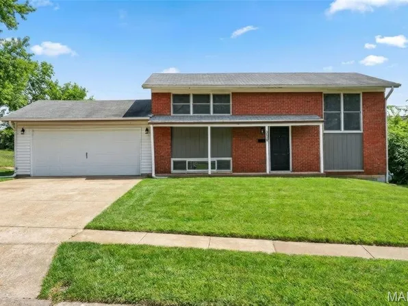 5439 Ville Rosa Ln, Hazelwood, MO 63042