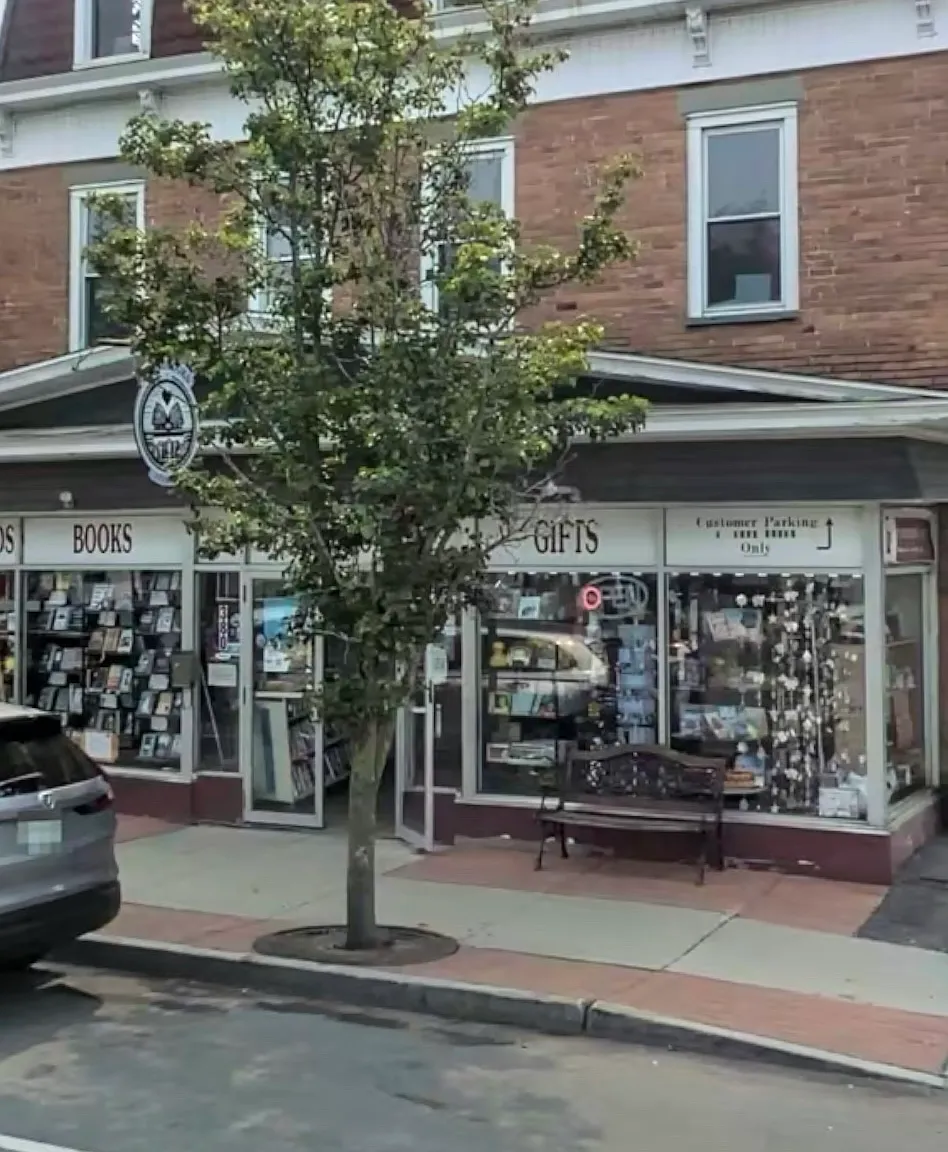 380 Delaware Ave — Photo 1
