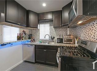 575 W 16th St #B, San Pedro, CA 90731