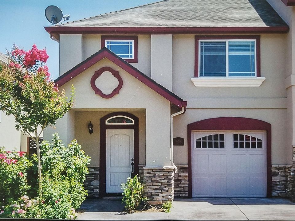 1st image of 975 La Costa Ct