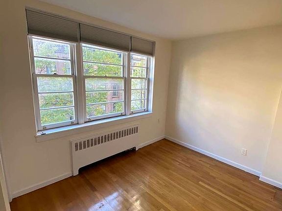 4th image of 44 E 63rd St #5F