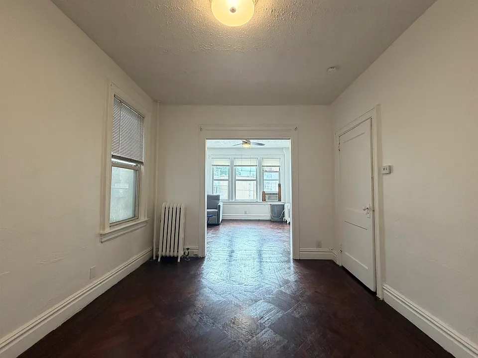 152 Clendenny Ave #1
