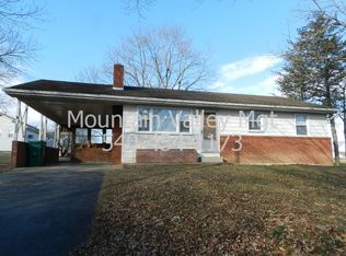 230 N Sunset Dr, Broadway, VA 22815