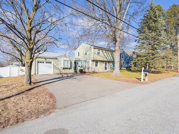 23 Bretton Woods Dr, Attleboro, MA 02703