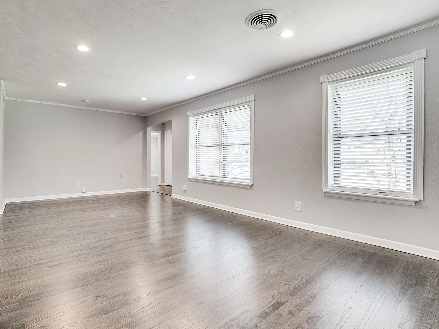3 bed, 1729 sqft, $3,550 — Photo 4