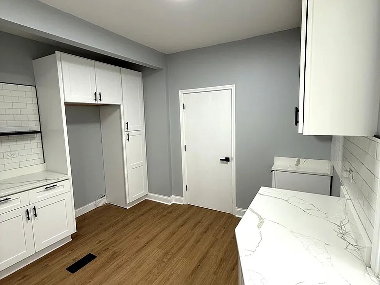 7533 S Michigan Ave — Photo 10