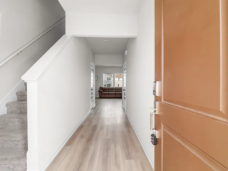 901 Moray Ln — Photo 6