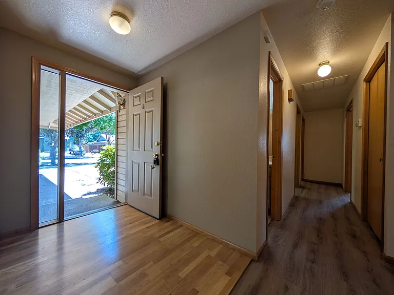 2558 Cubit St — Photo 13