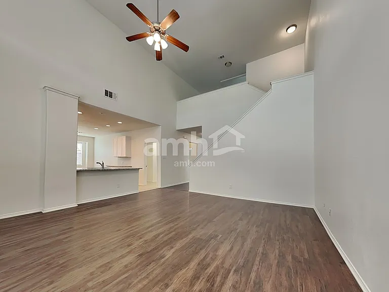 429 Bell Dr — Photo 5