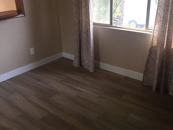 3rd image of 2602 Buena Vista Ave