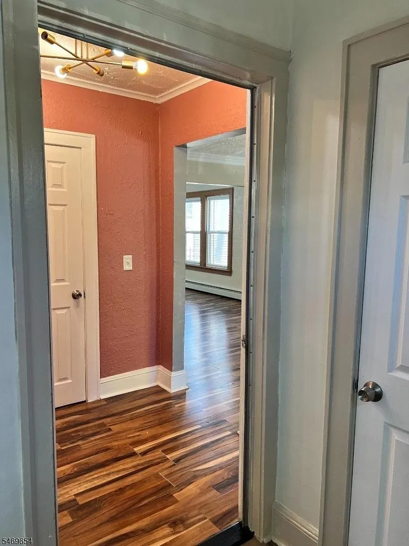 2 bed, 1.0 bath, $1,800 — Photo 3