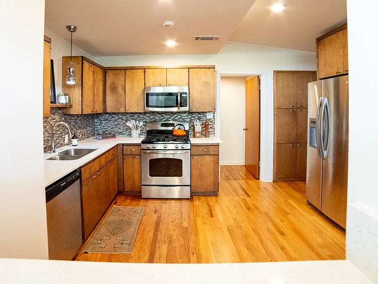 3259 Binyon St — Photo 10