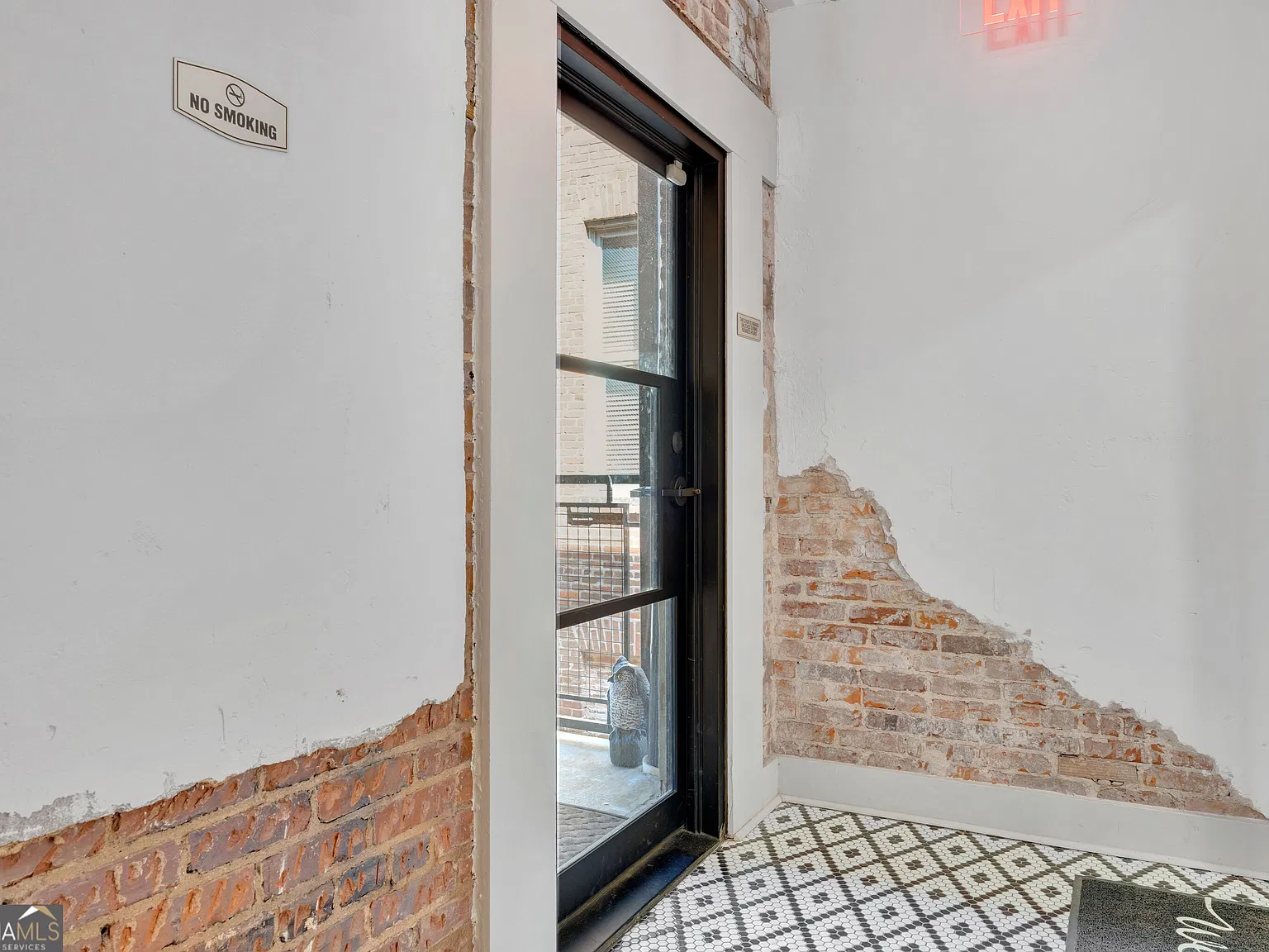 2 bed, 1.0 bath, 1250 sqft, $2,200 — Photo 3