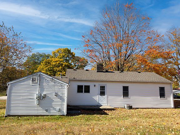 2nd image of 6 W Park Ln