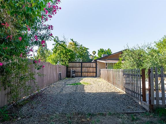 4th image of 5839 Palm Ave