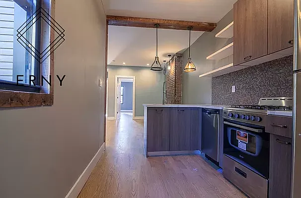 Rented by ERNY LLC | media 16