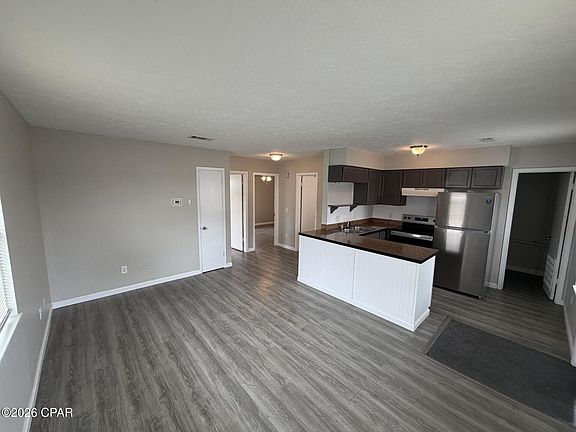 3rd image of 6218 Hilltop Ave #A-b