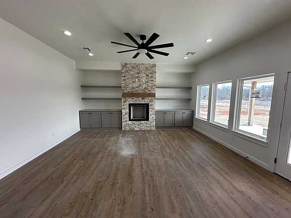 2nd image of 209 Outlander Way