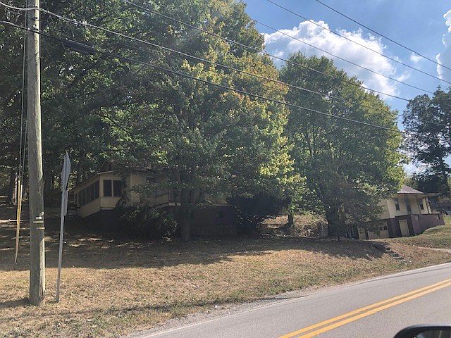 2nd image of 563 Maple Acres Rd