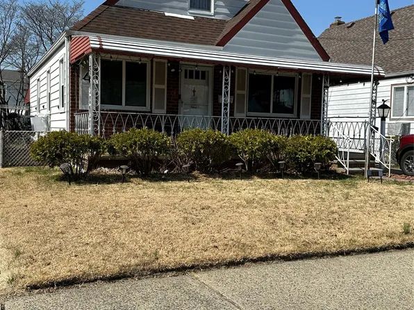 8322 263rd Street, Glen Oaks, NY 11004