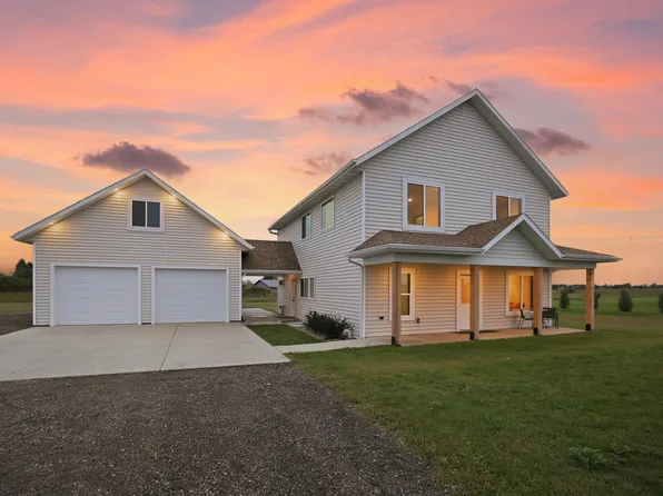 464 Meadow Dr, Brookings, SD 57248