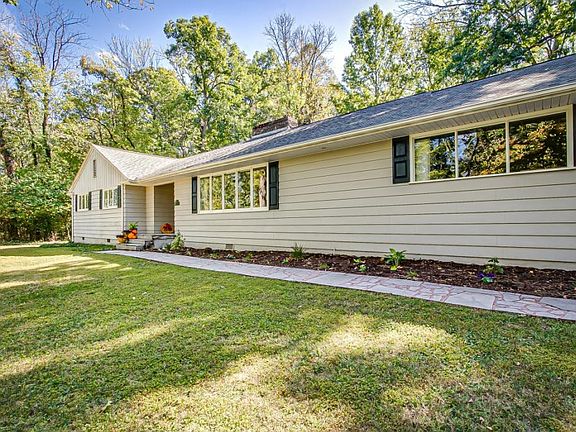 3rd image of 4527 Brookridge Dr