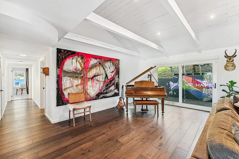 4001 Topanga Canyon Blvd — Photo 1