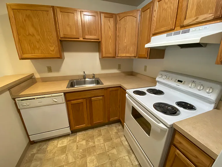 320 Wall St #7 — Photo 1