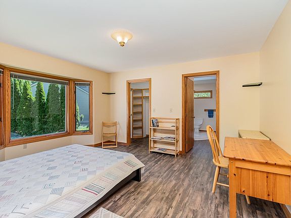 3rd image of 4401 Trail Wood Cir S