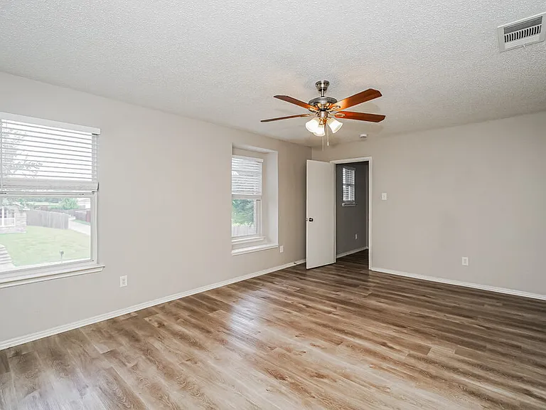 2036 Silverado Dr — Photo 11