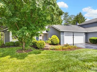 10 Laurel Place Dr, Asheville, NC 28803