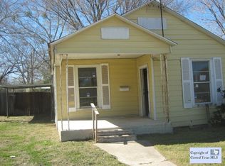 100 Sycamore St, Luling, TX 78648