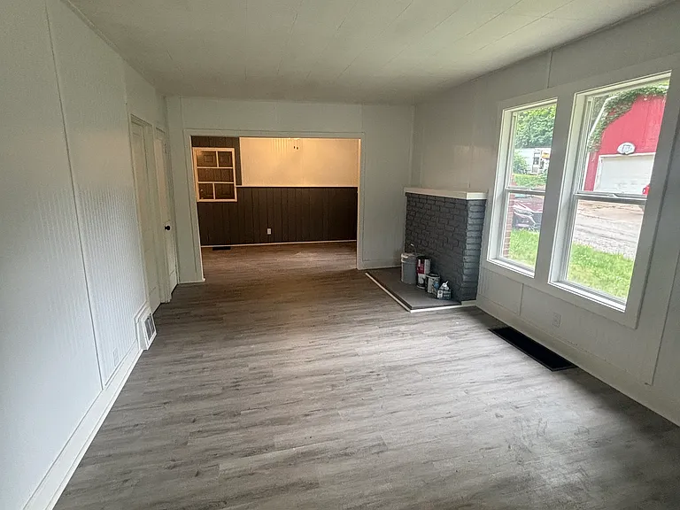 6442 Lakeview Dr — Photo 4