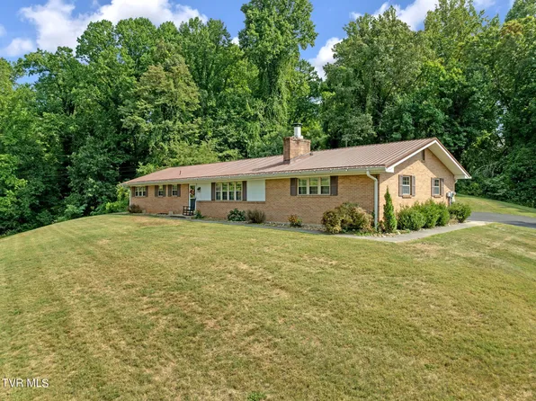 744 Garden Ln, Bristol, VA 24201