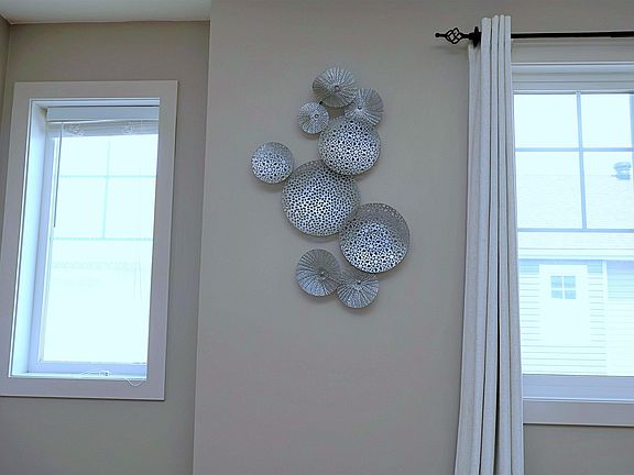 3rd image of 140 Youville Dr NW #6