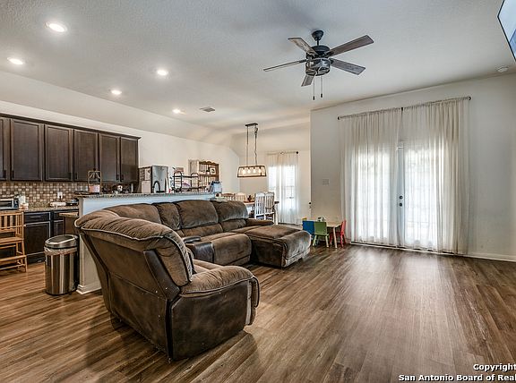 5th image of 6122 Underwood Way
