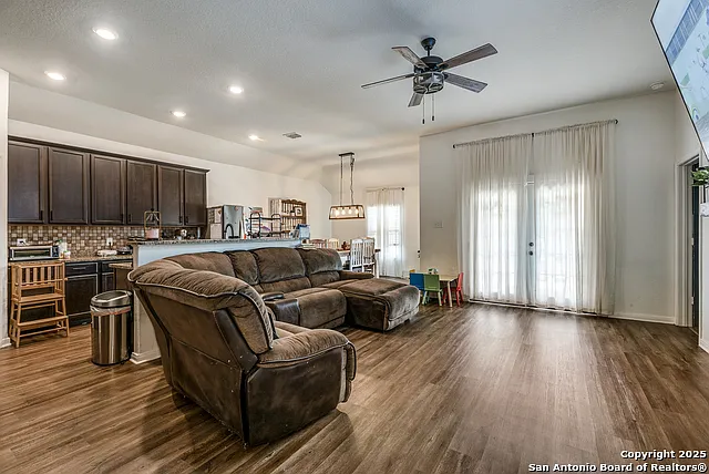 6122 Underwood Way — Photo 5