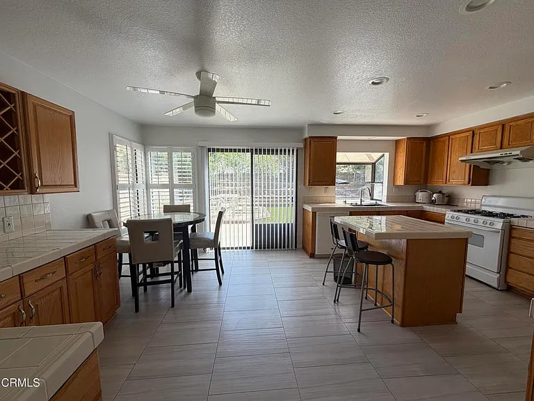 6234 Sunny Meadow Ln — Photo 15