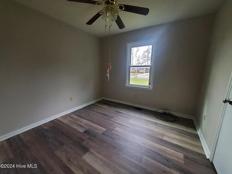 1847 Stanton Dr — Photo 10