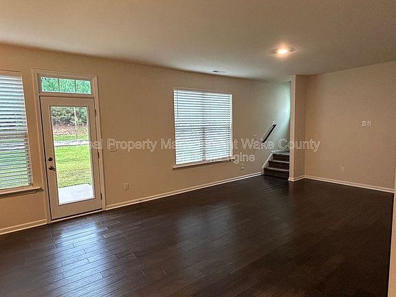 5th image of 238 Lynn Dr