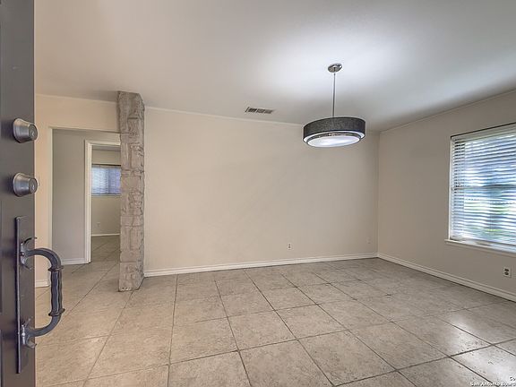 4th image of 10703 JANET LEE DR