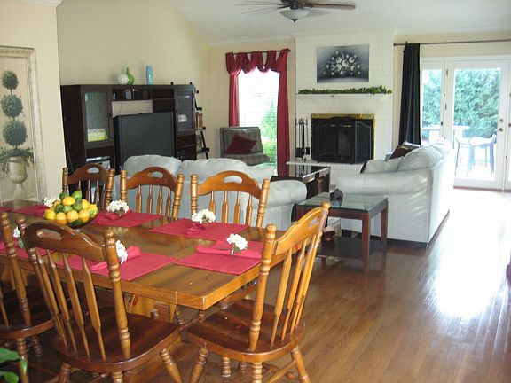 Dining Room/Living Room