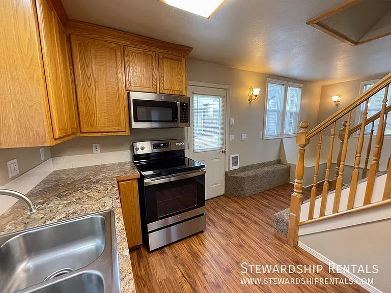 1472 E 19th Ave — Photo 6