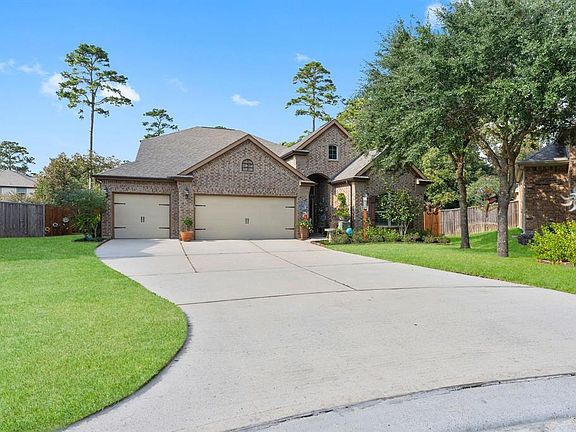 Owners have taken excellent care of this immaculate 3-4 bedroom home.