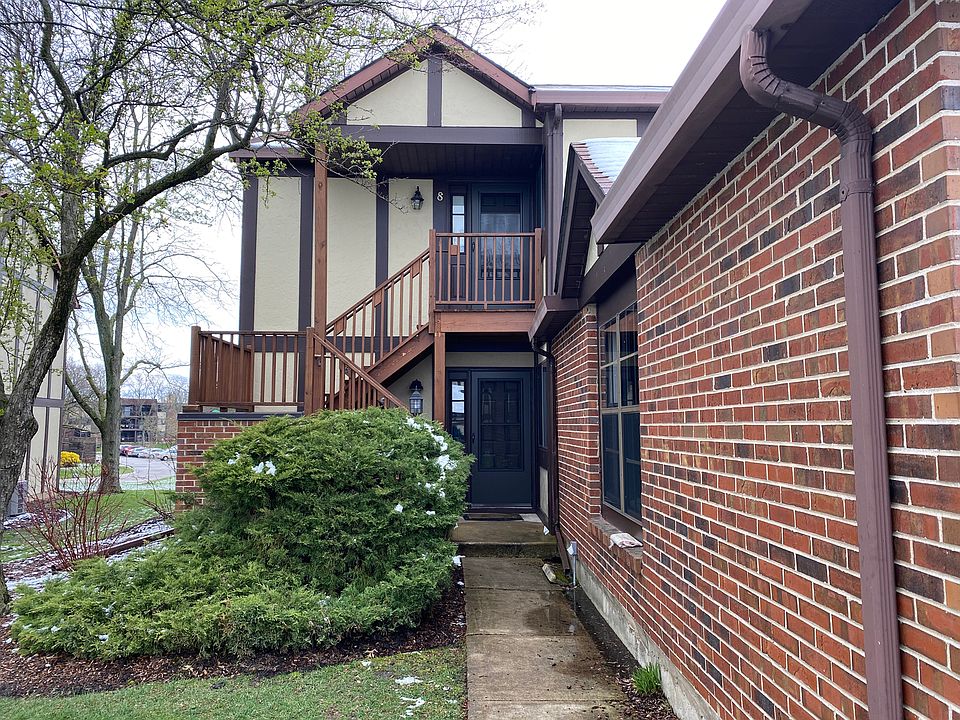 375 Sandhurst Cir APT 8, Glen Ellyn, IL 60137