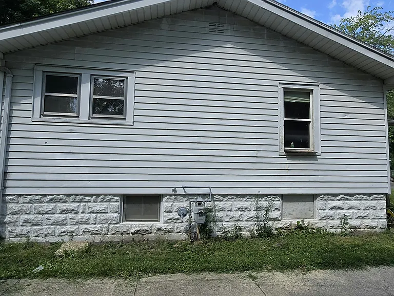 1363 E Johns Ave — Photo 3